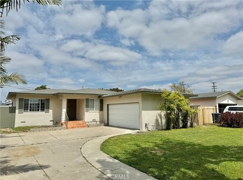 915 W Occidental St, Santa Ana, CA, 92707-2517 | Card Image