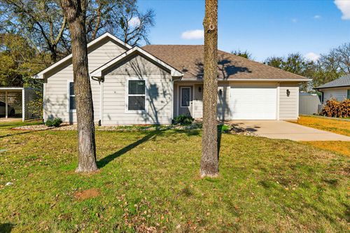 805 Main St, Tioga, TX, 76271-3662 | Card Image