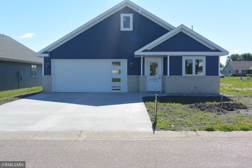 1506 Elsie Dr, Glencoe, MN, 55336-4401 | Card Image