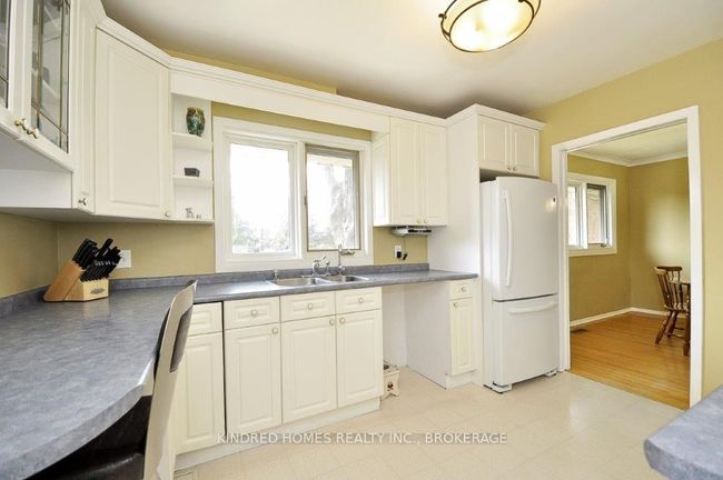 245 Forest Hill Dr, House other with 3 bedrooms, 2 bathrooms and 5 parking in Kitchener ON | Image 12