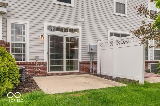10910 Perry Pear Dr, Condo with 2 bedrooms, 3 bathrooms and null parking in Zionsville IN | Image 23