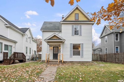 734 W 17th St, Davenport, IA, 52804-3839 | Card Image