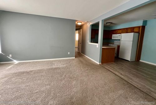 6194 Richards, Brighton, MI, 48116-9548 | Card Image