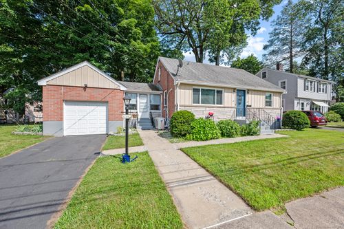 82 4th St, Meriden, CT, 06451-7602 | Card Image