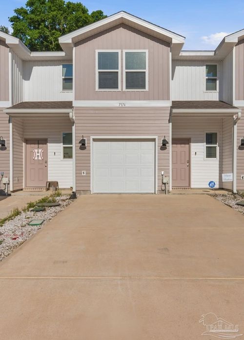 7174 Village Ln, Pensacola, FL, 32504-6499 | Card Image
