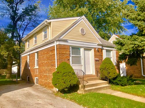 17826 School St, Lansing, IL, 60438-1823 | Card Image