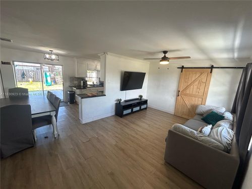 0-11721 Nw 32nd Mnr, Sunrise, FL, 33323-1215 | Card Image