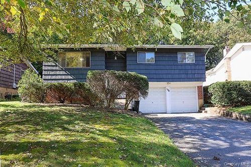 108 Sugar Toms Ln, East Norwich, NY, 11732-1150 | Card Image