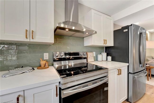 24 Carlisle St, House other with 3 bedrooms, 2 bathrooms and 1 parking in Hamilton ON | Image 10