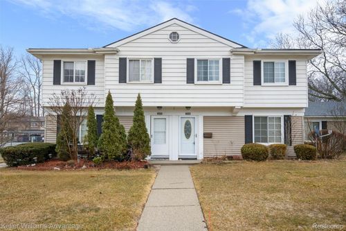 38088 Sherwood St, Westland, MI, 48185-3318 | Card Image