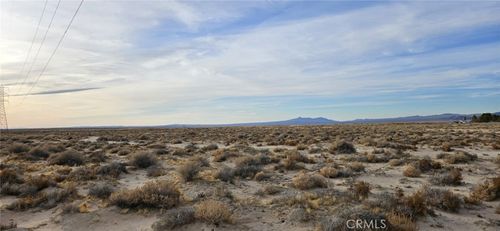 800 Lockhart Ranch Rd, Hinkley, CA, 92347 | Card Image