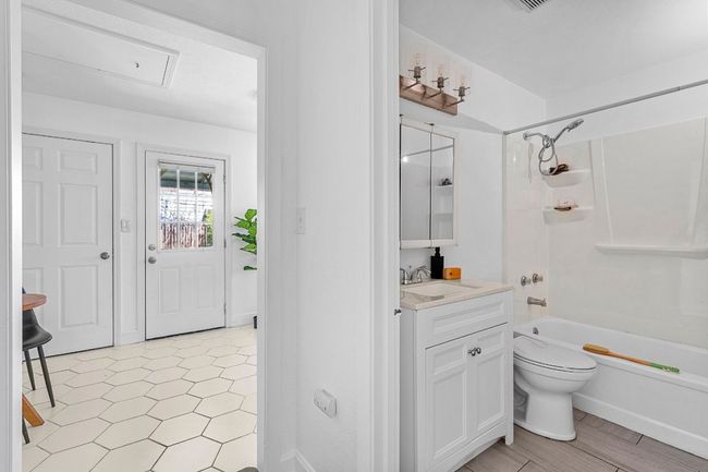 A - 906 Capitol Ct, Condo with 1 bedrooms, 1 bathrooms and null parking in Austin TX | Image 10