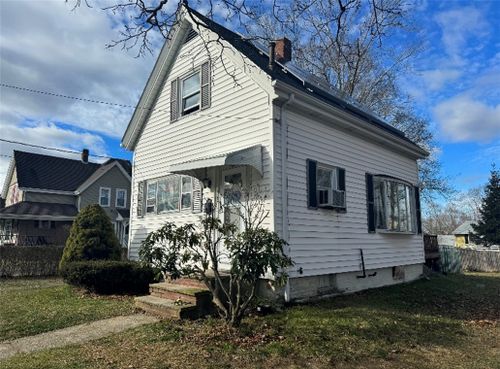 561 Summer St, Brockton, MA, 02302-4211 | Card Image