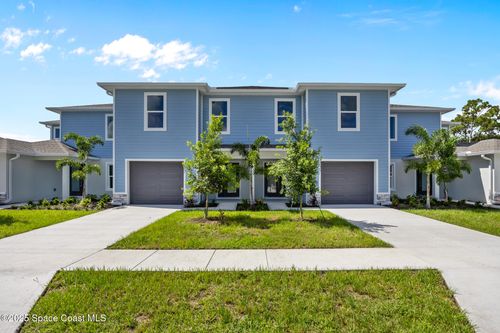 227 Hidden Woods Pl, Melbourne, FL, 32901-9042 | Card Image