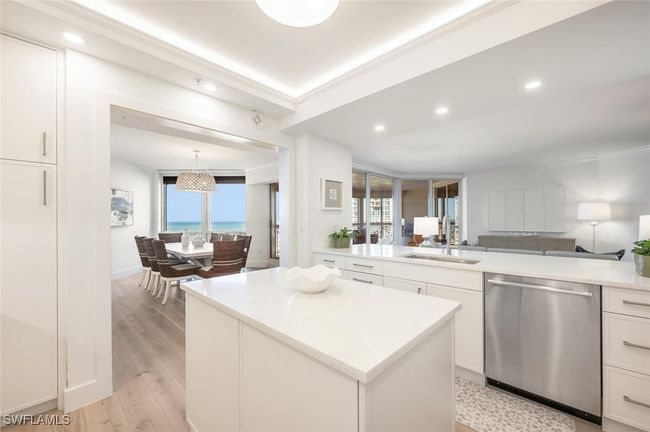 APT-702 - 4021 Gulf Shore Blvd N, Condo with 3 bedrooms, 3 bathrooms and null parking in NAPLES FL | Image 23