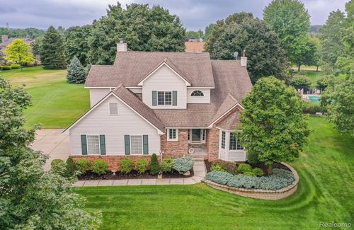 229 Maplewood Dr, Clarkston, MI, 48348-1483 | Card Image