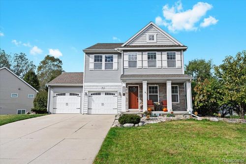 552 Hewitt St, Howell, MI, 48843-8128 | Card Image