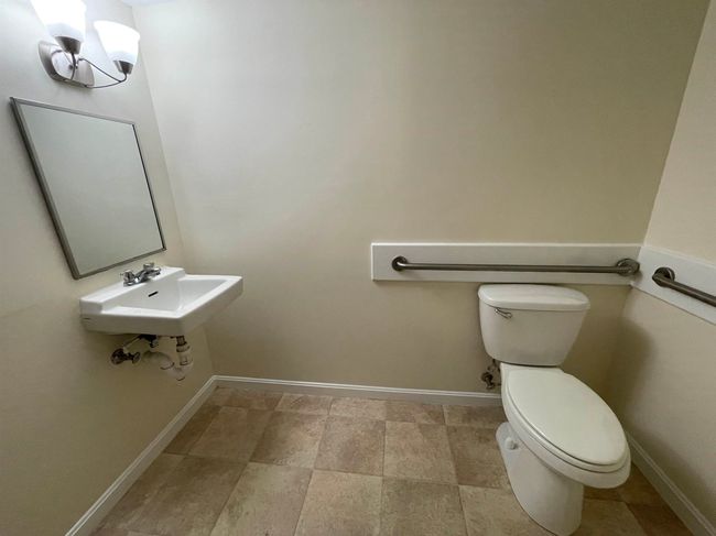 APT-105 - 10 Sentinel Ct, Condo with 2 bedrooms, 2 bathrooms and null parking in Manchester NH | Image 37