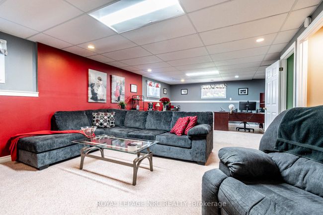 31 Rollins Dr, House other with 3 bedrooms, 2 bathrooms and 2 parking in Welland ON | Image 27