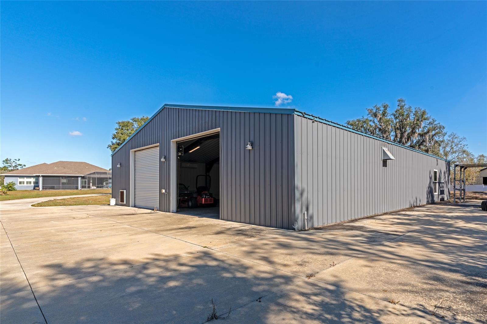 Residential in MYAKKA CITY 4