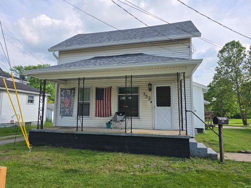 732 Dowling St, Kendallville, IN, 46755-1252 | Card Image