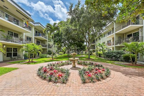 102-b-3002 Ne 5th Ter, Wilton Manors, FL, 33334-2069 | Card Image