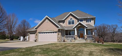 33405 Oak Ridge Ave, Redwood Falls, MN, 56283-2832 | Card Image