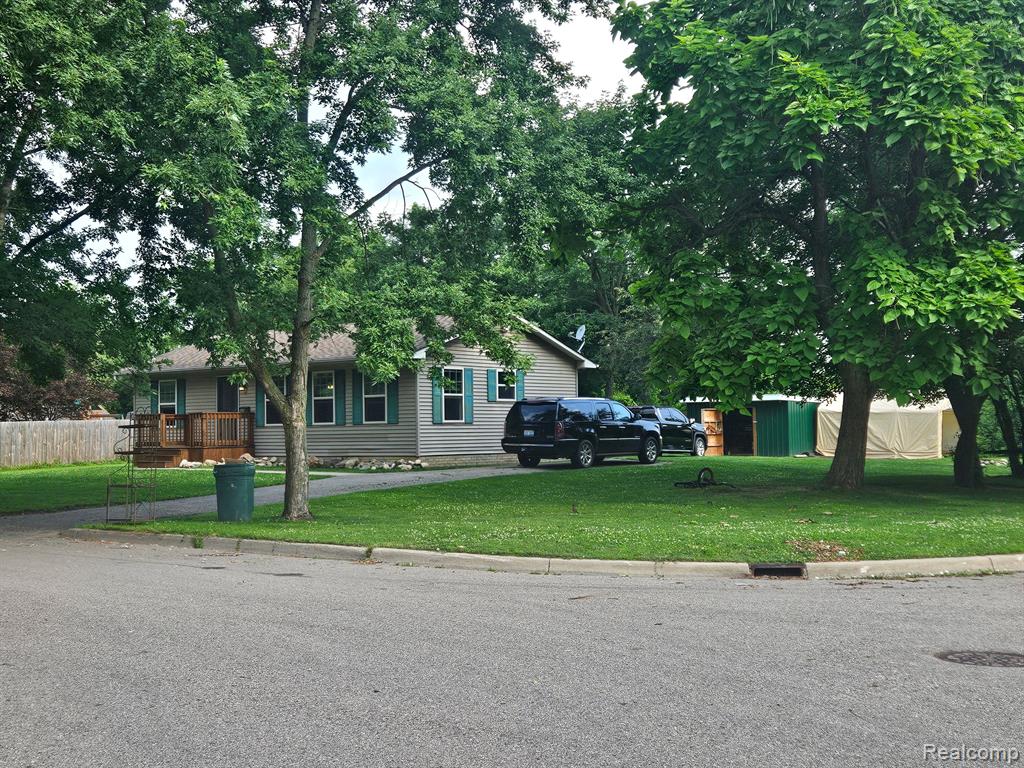 Courtland St, Durand, MI 48429