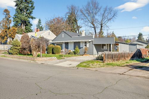 522 Pearl St, Medford, OR, 97504-6832 | Card Image
