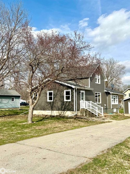 111 N Sullivan Ave, Nora Springs, IA, 50458-7792 | Card Image