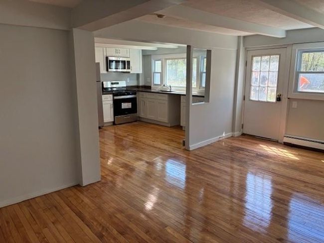 APT-9 - 3 S Shore Rd, Condo with 2 bedrooms, 1 bathrooms and null parking in Salem NH | Image 6