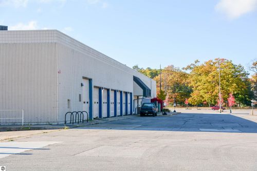 b-1212 W South Airport Rd, Traverse City, MI, 49686-4759 | Card Image