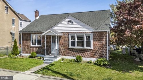 326 Glasgow St, Pottstown, PA, 19464-6634 | Card Image