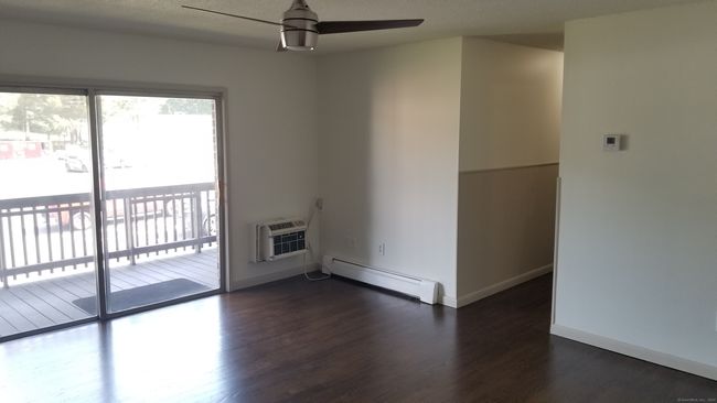 APT-11 - 75 Balance Rock Rd, Condo with 2 bedrooms, 1 bathrooms and 2 parking in Seymour CT | Image 9