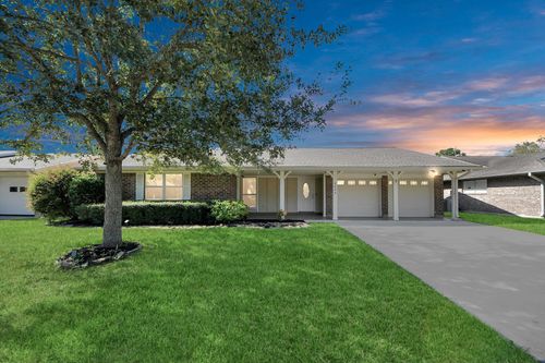 2804 Shady Creek Dr, Pearland, TX, 77581-5626 | Card Image