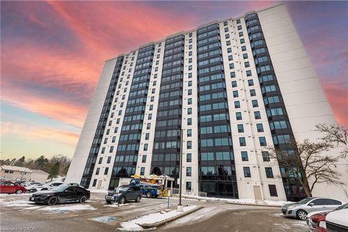 214-35 Green Valley Dr, Kitchener, ON, N2P2A5 | Card Image