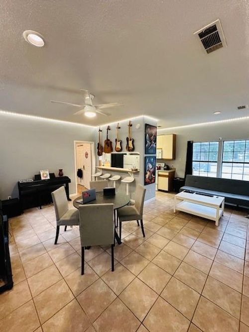 apt-201-706 W 24th St, Austin, TX, 78705-4726 | Card Image