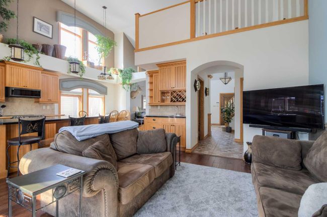 8 Canyoncrest Point W, Home with 5 bedrooms, 3 bathrooms and 5 parking in Lethbridge AB | Image 9