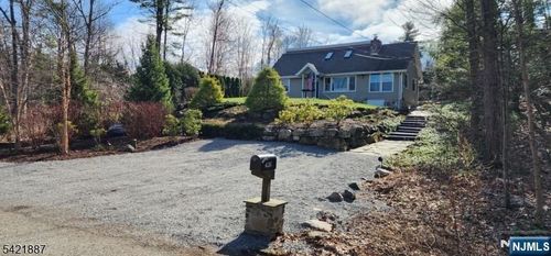 426 E Lake Shore Drive, Vernon, NJ, 07422 | Card Image