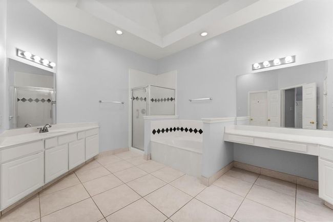 1030 Evandale Ln, House other with 4 bedrooms, 2 bathrooms and 2 parking in Sugar Land TX | Image 16