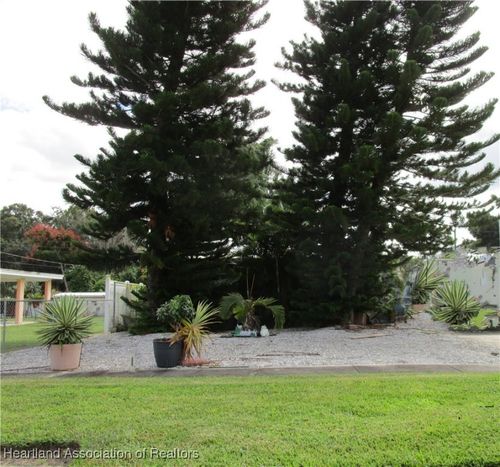 747 Hickory St, Sebring, FL, 33870-3822 | Card Image