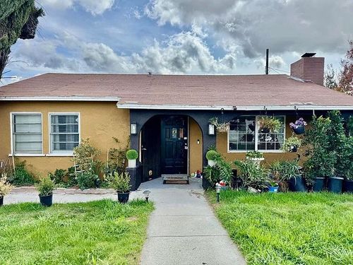 2356 W Hays St, Banning, CA, 92220 | Card Image