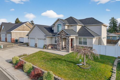 701 Broadway, Grandview, WA, 98930-1494 | Card Image