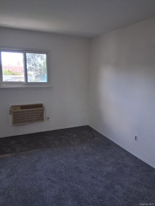 2215 Edgemere Ave, Far Rockaway, NY, 11691-2715 | Card Image