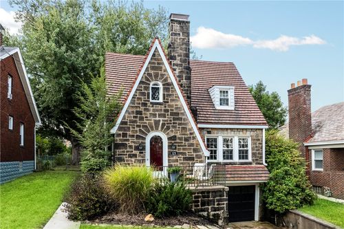 129 W Brentridge Ave, Brentwood, PA, 15227-3223 | Card Image