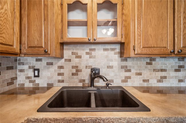 2922 S Main St, House other with 3 bedrooms, 2 bathrooms and null parking in Sapulpa OK | Image 7