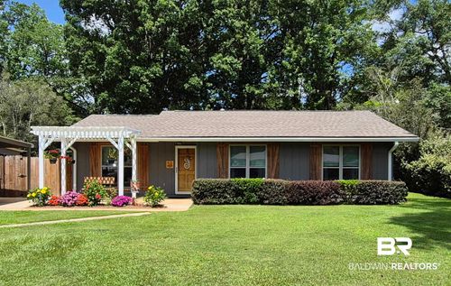 105 Lakewood Dr, Evergreen, AL, 36401-2529 | Card Image