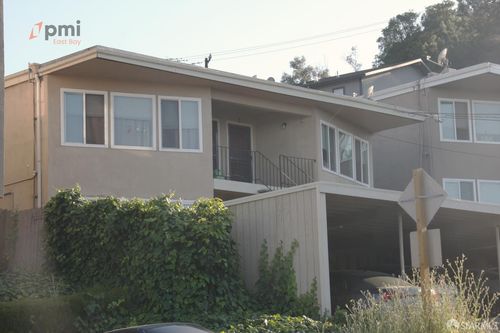 50 Carquinez Scenic Dr, Martinez, CA, 94553-1050 | Card Image