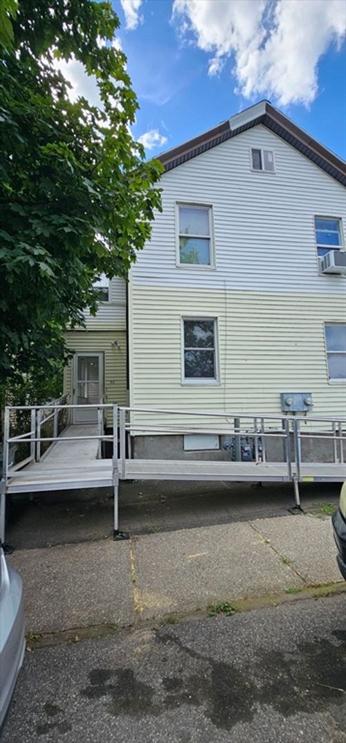 12-12 Foster St, Springfield, MA, 01105-1902 | Card Image