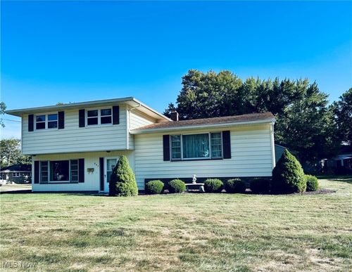 857 Maple Ridge Dr, Boardman, OH, 44512-3531 | Card Image
